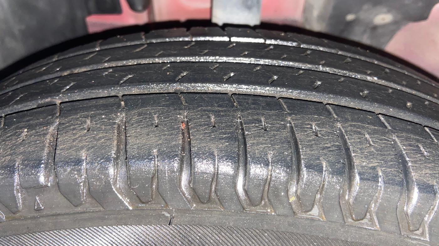 2017 Renault Kwid RXT 1.0 AMT (O), Petrol, Automatic, 79,156 km, Left Front Tyre Tread