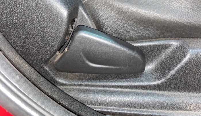 2017 Renault Kwid RXT 1.0 AMT (O), Petrol, Automatic, 79,156 km, Driver Side Adjustment Panel