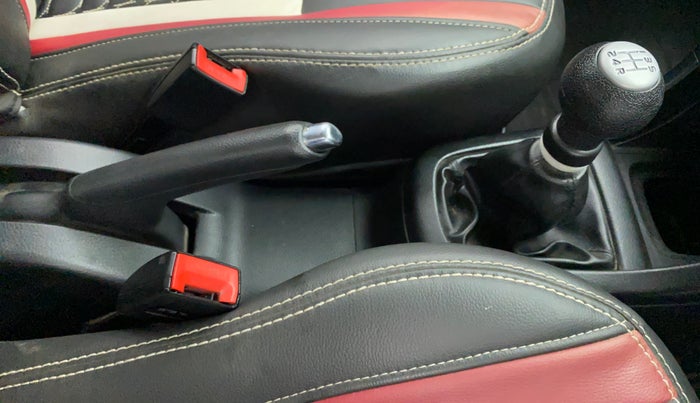 2015 Maruti Swift VXI, Petrol, Manual, 68,742 km, Gear Lever