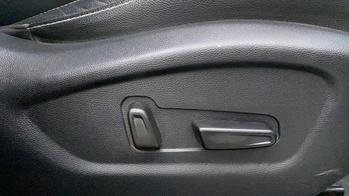 2019 Hyundai Creta SX (O) EXECUTIVE 1.6 PETROL, Petrol, Manual, 64,393 km, Driver Side Adjustment Panel