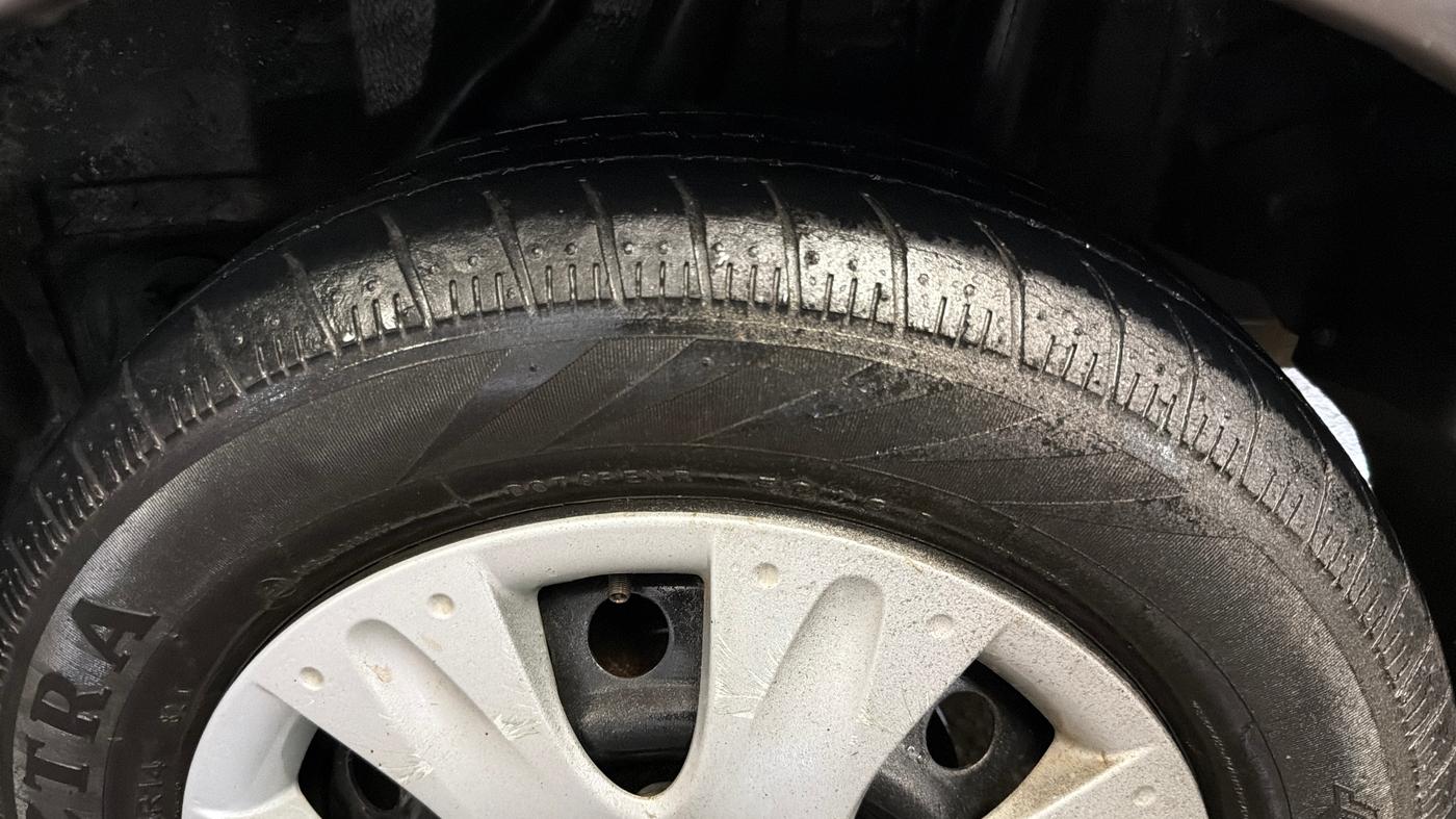 2017 Honda Amaze 1.2L I-VTEC S, Petrol, Manual, 74,296 km, Left Rear Tyre Tread