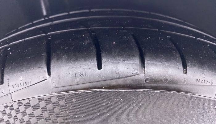 2009 Mercedes Benz C Class 220 CDI ELEGANCE AT, Diesel, Automatic, 66,546 km, Right Rear Tyre Tread