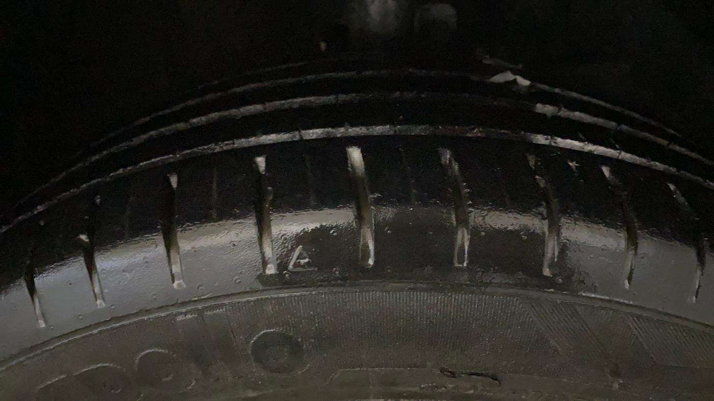2020 Toyota Glanza V CVT, Petrol, Automatic, 31,830 km, Right Front Tyre Tread