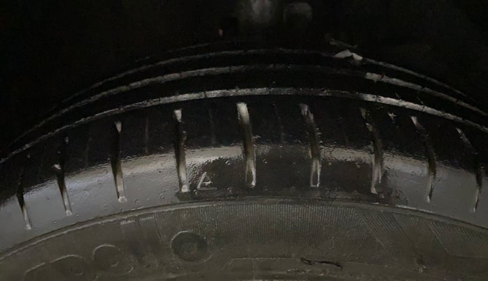 2020 Toyota Glanza V CVT, Petrol, Automatic, 31,716 km, Right Front Tyre Tread