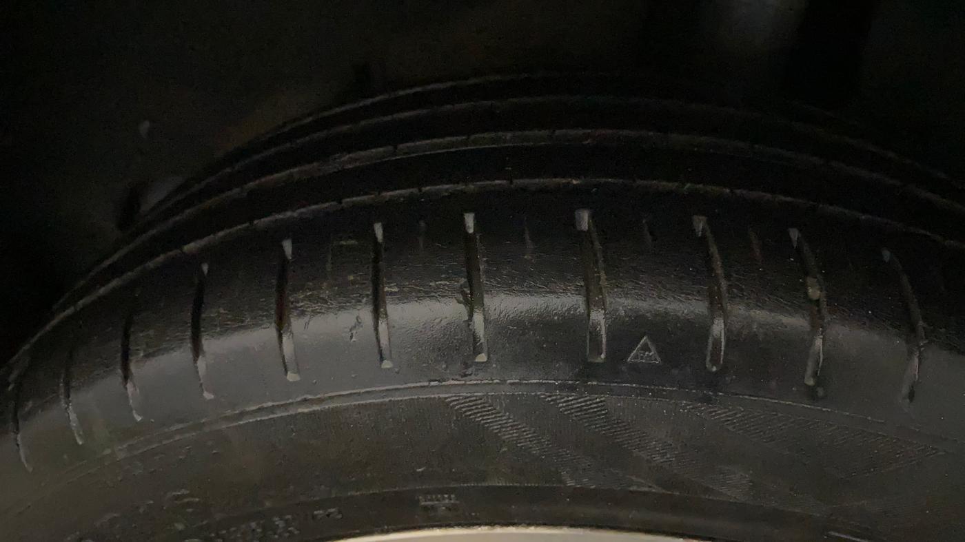 2020 Toyota Glanza V CVT, Petrol, Automatic, 31,830 km, Left Rear Tyre Tread