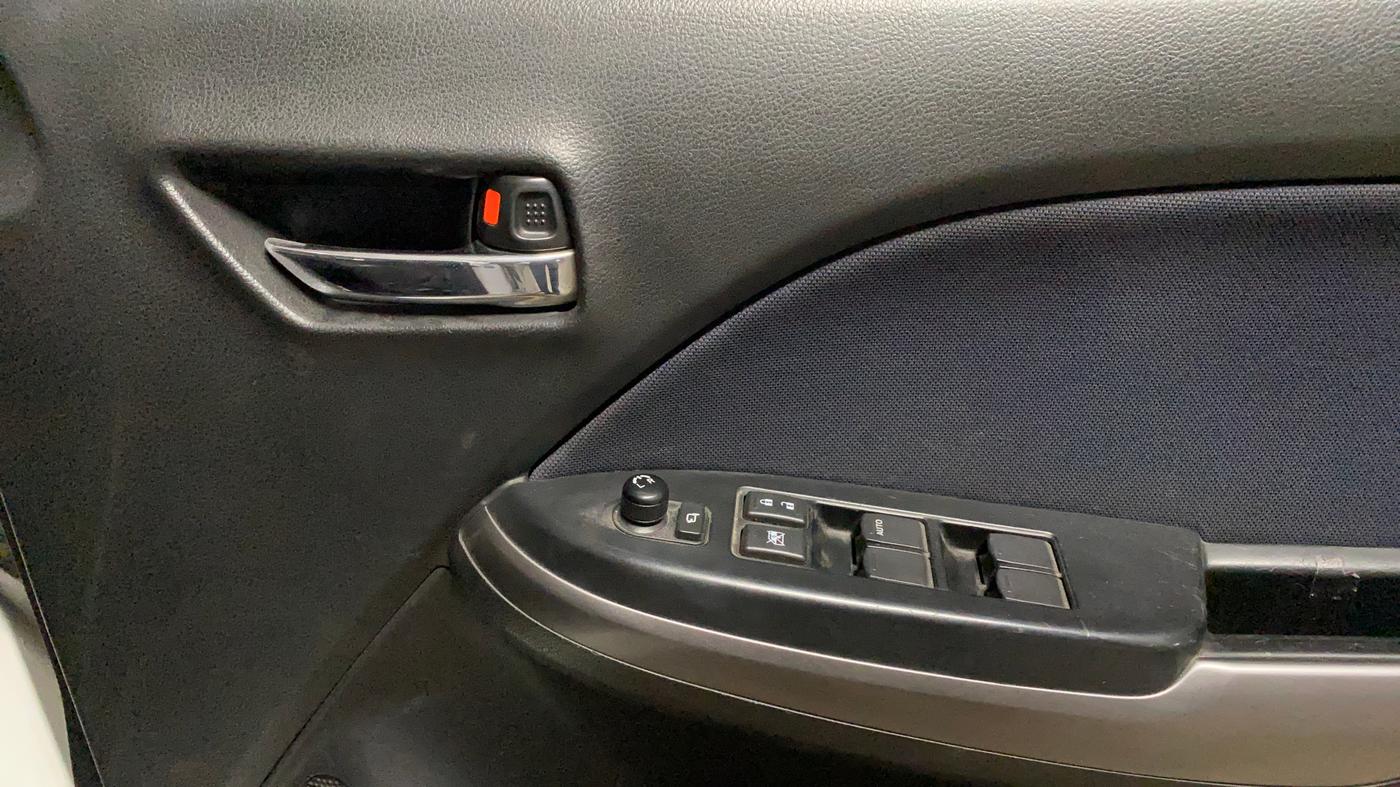 2020 Toyota Glanza V CVT, Petrol, Automatic, 31,830 km, Driver Side Door Panels Control