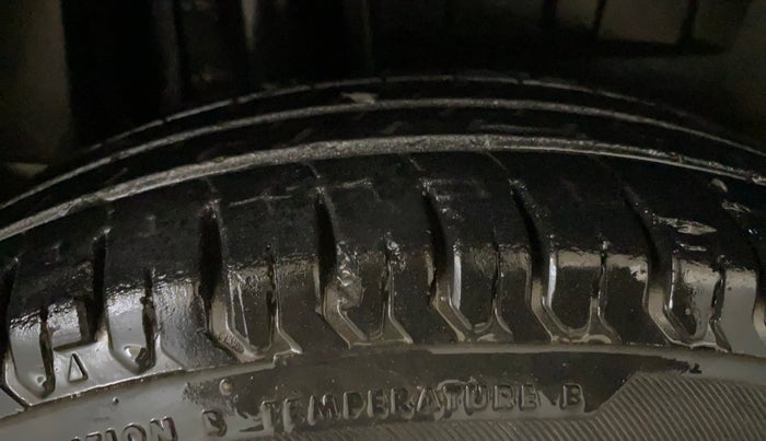 2017 Maruti Dzire VXI AMT, Petrol, Automatic, 33,129 km, Right Rear Tyre Tread