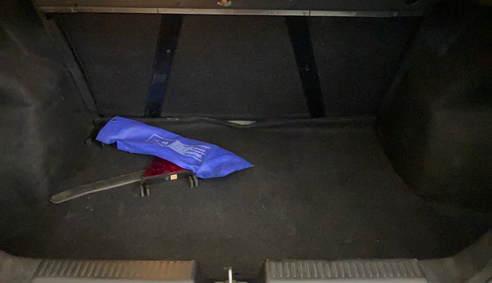 2017 Maruti Dzire VXI AMT, Petrol, Automatic, 33,129 km, Boot Inside