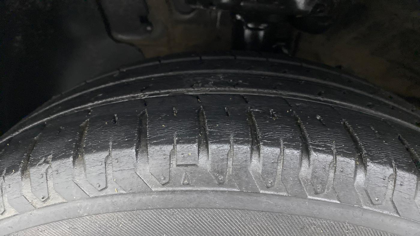 2019 Hyundai Verna 1.6 VTVT SX, CNG, Manual, 82,327 km, Left Front Tyre Tread