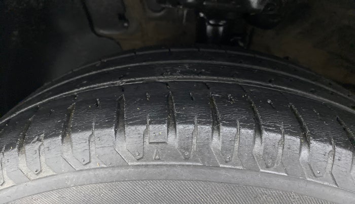 2019 Hyundai Verna 1.6 VTVT SX, CNG, Manual, 82,327 km, Left Front Tyre Tread