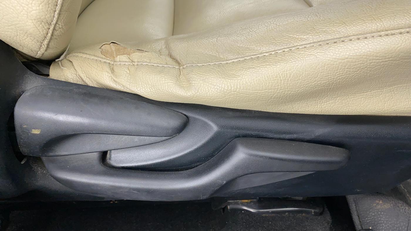 2014 Toyota Corolla Altis D 4D J, Diesel, Manual, 63,996 km, Driver Side Adjustment Panel