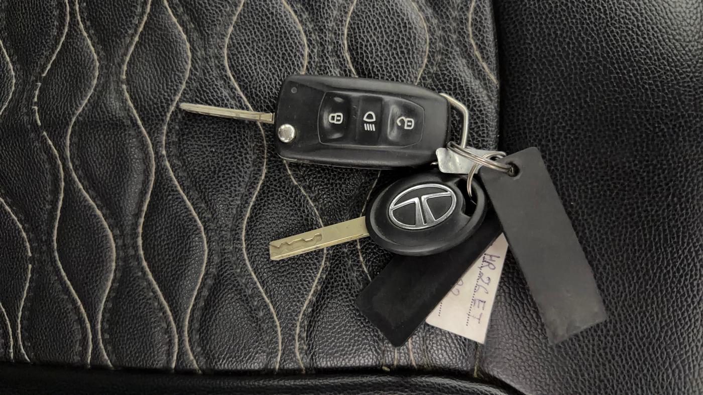 2022 Tata Tiago XZA PLUS PETROL, Petrol, Automatic, 76,725 km, Key Close Up