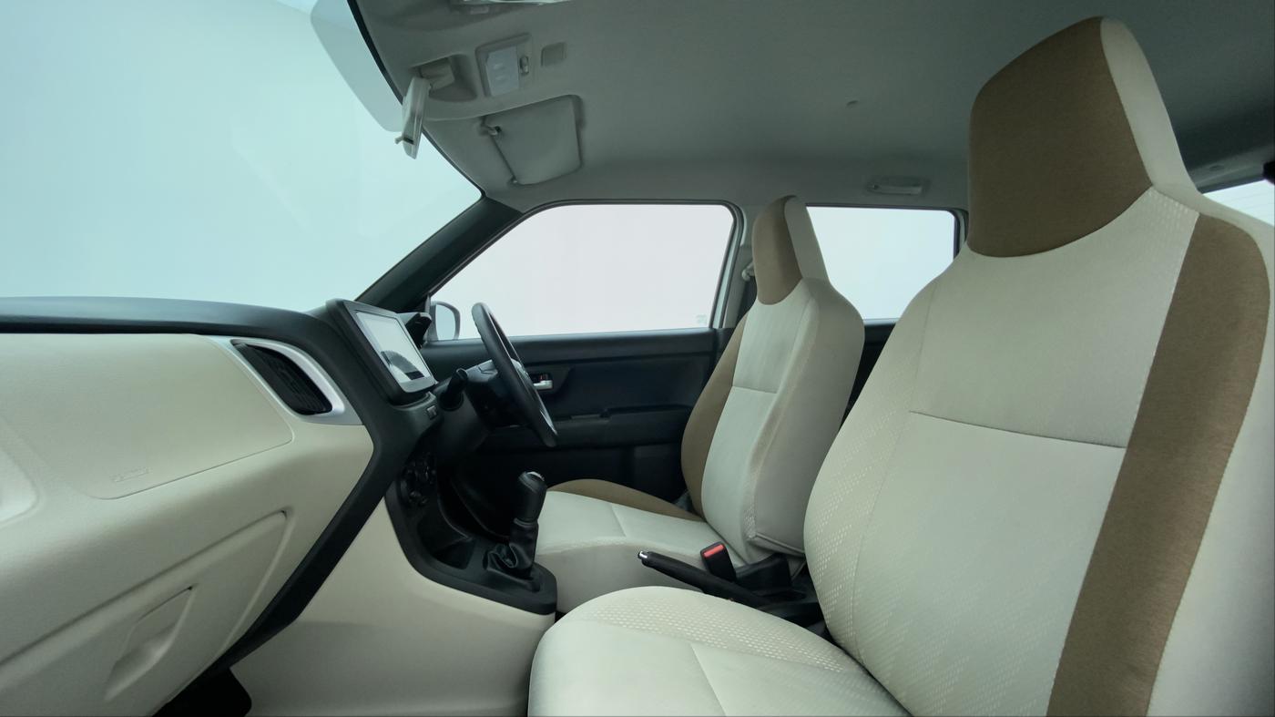 2019 Maruti New Wagon-R ZXI 1.2 old, Petrol, Manual, 10,341 km, Right Side Front Door Cabin
