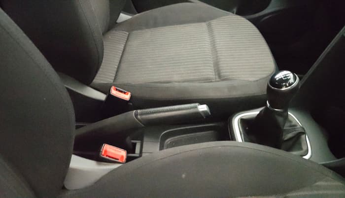 2013 Volkswagen Cross Polo HIGHLINE TDI, Diesel, Manual, 26,692 km, Gear Lever