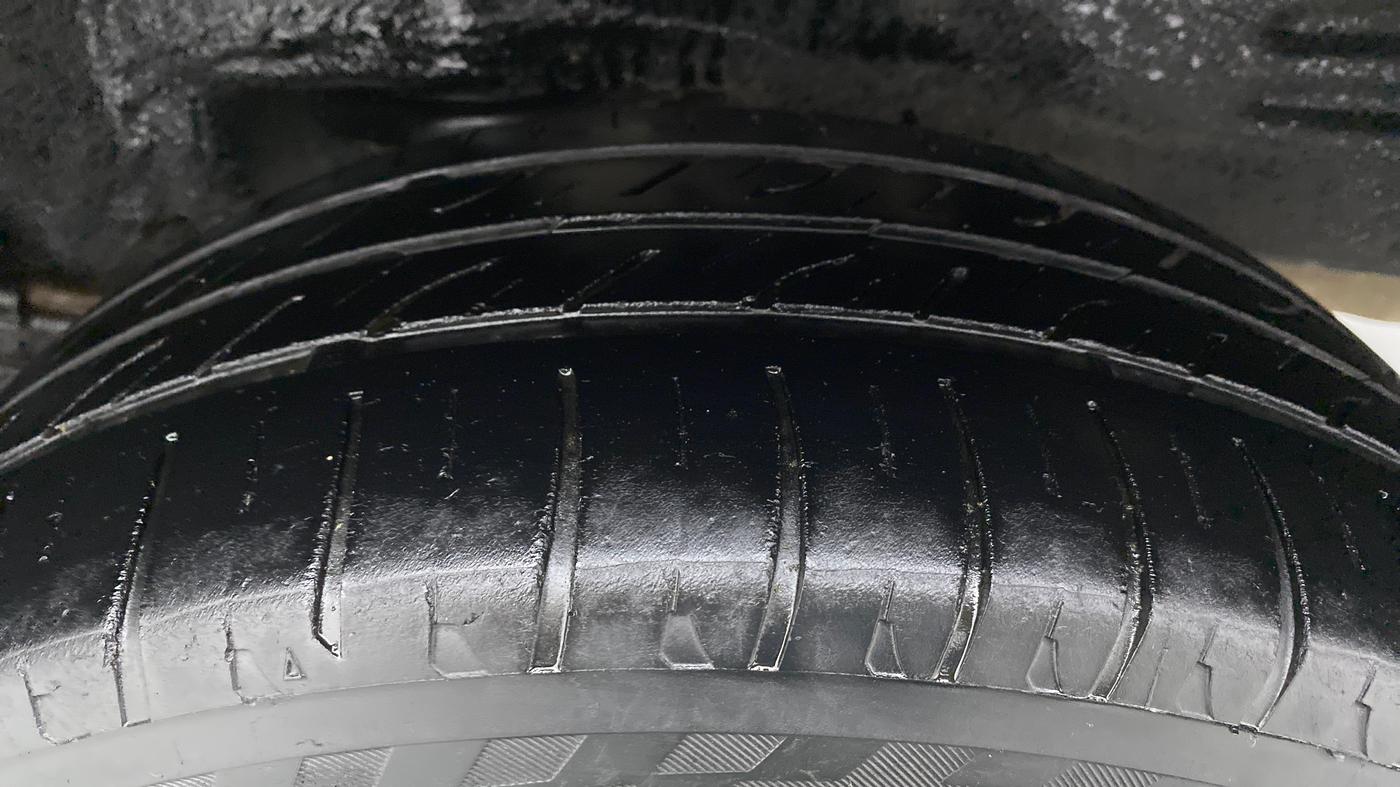 2017 Toyota Corolla Altis VL CVT PETROL, Petrol, Automatic, 98,414 km, Left Rear Tyre Tread