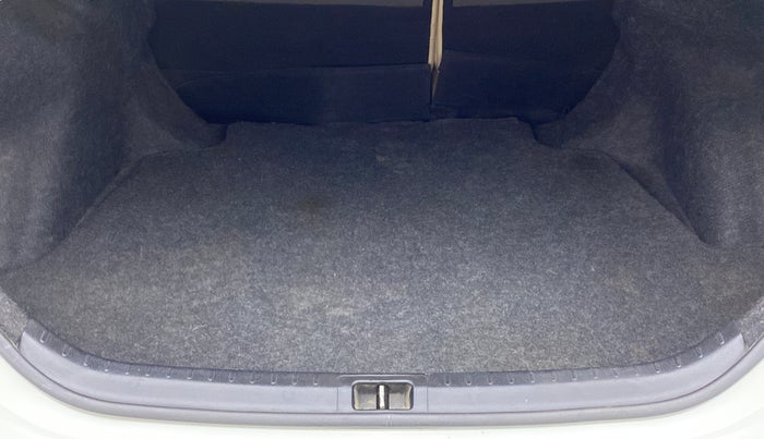 2017 Toyota Corolla Altis VL CVT PETROL, Petrol, Automatic, 98,414 km, Boot Inside
