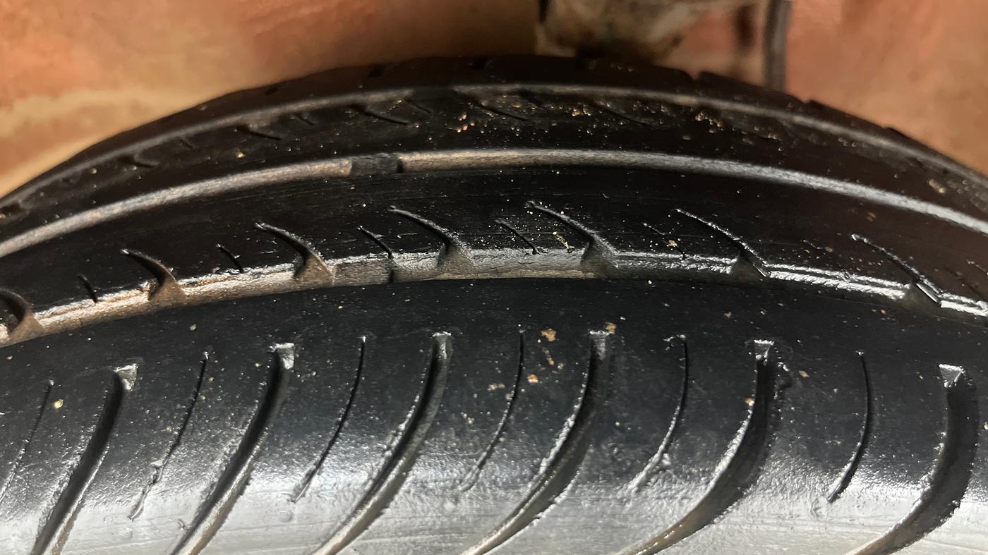 2017 Maruti Alto K10 VXI, Petrol, Manual, 80,632 km, Left Front Tyre Tread
