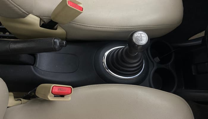 2014 Honda Amaze 1.5L I-DTEC SX, Diesel, Manual, 1,04,927 km, Gear Lever