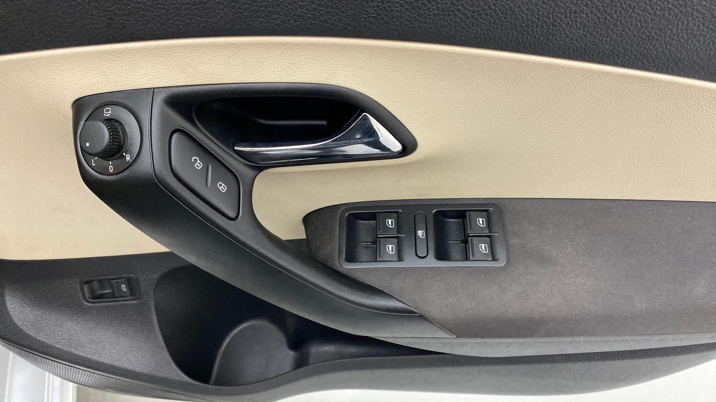 2020 Skoda Rapid 1.0 AMBITION TSI MT, Petrol, Manual, 20,850 km, Driver Side Door Panels Control