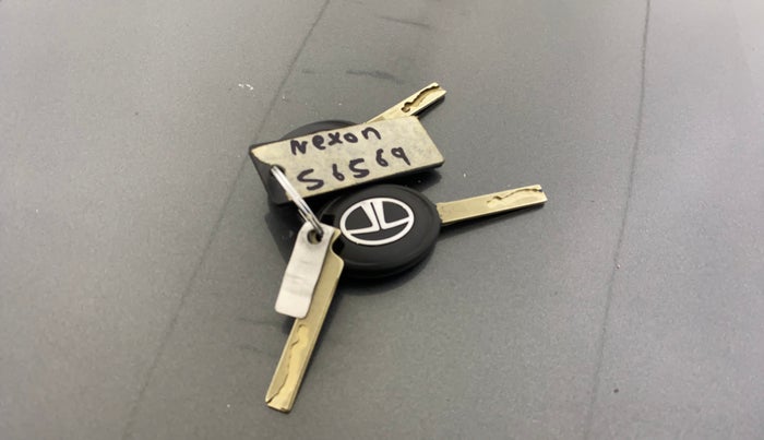 2021 Tata NEXON XE PETROL, Petrol, Manual, 25,339 km, Key Close Up