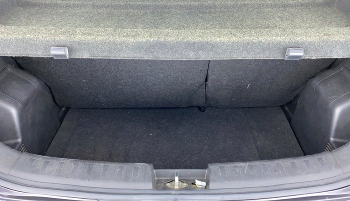 2014 Maruti Swift VXI D, Petrol, Manual, 76,900 km, Boot Inside