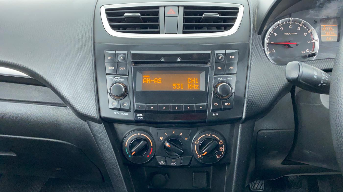 2014 Maruti Swift VXI D, Petrol, Manual, 1,11,728 km, Air Conditioner