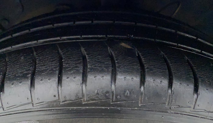 2019 Hyundai NEW SANTRO 1.1 SPORTZ MT CNG, CNG, Manual, 19,169 km, Left Front Tyre Tread