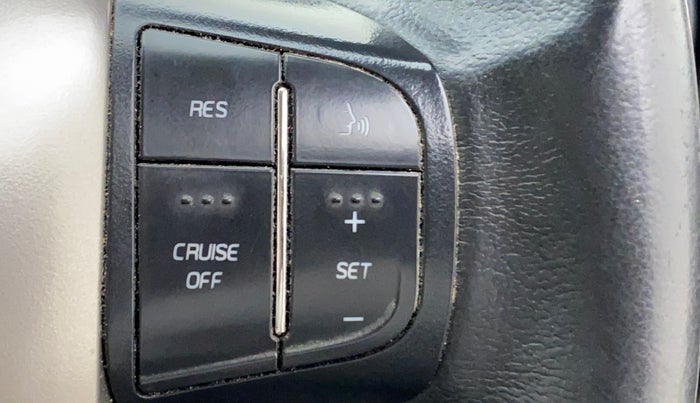 2018 Mahindra XUV500 W11, Diesel, Manual, 72,771 km, Adaptive Cruise Control
