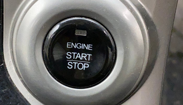 2018 Mahindra XUV500 W11, Diesel, Manual, 72,771 km, Keyless Start/ Stop Button