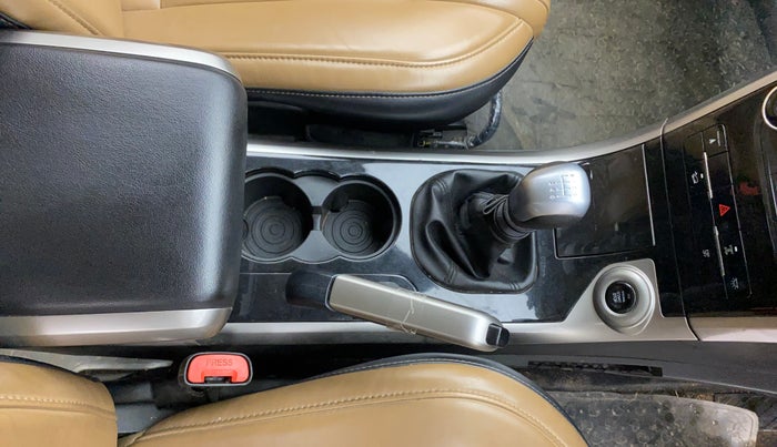 2018 Mahindra XUV500 W11, Diesel, Manual, 72,771 km, Gear Lever