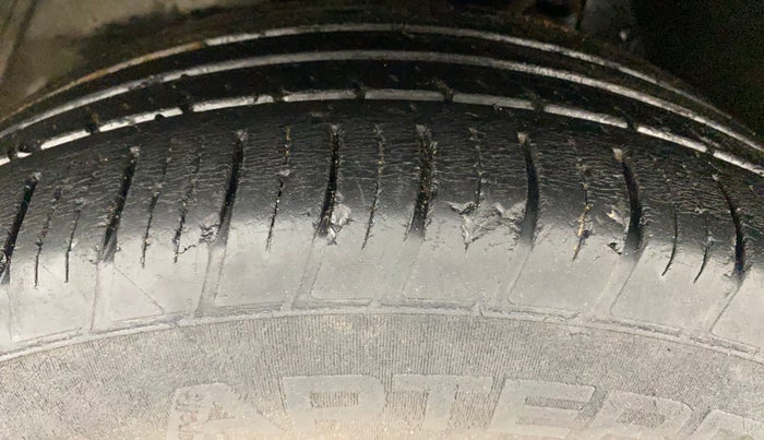 2018 Mahindra XUV500 W11, Diesel, Manual, 72,771 km, Left Front Tyre Tread