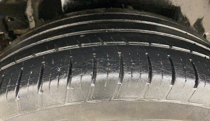 2018 Mahindra XUV500 W11, Diesel, Manual, 72,771 km, Right Rear Tyre Tread