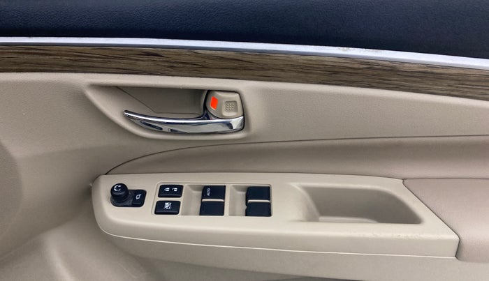 2020 Maruti Ciaz ALPHA 1.5 SHVS PETROL, Petrol, Manual, 84,080 km, Driver Side Door Panels Control