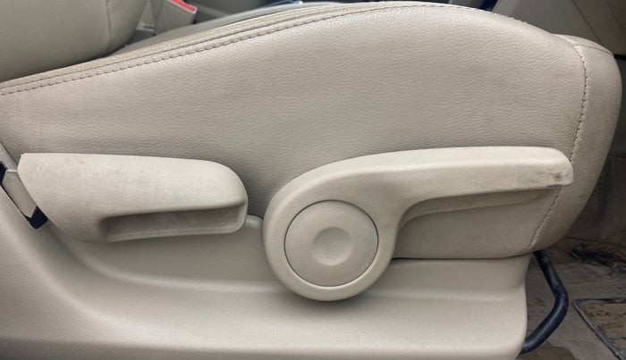 2020 Maruti Ciaz ALPHA 1.5 SHVS PETROL, Petrol, Manual, 84,080 km, Driver Side Adjustment Panel