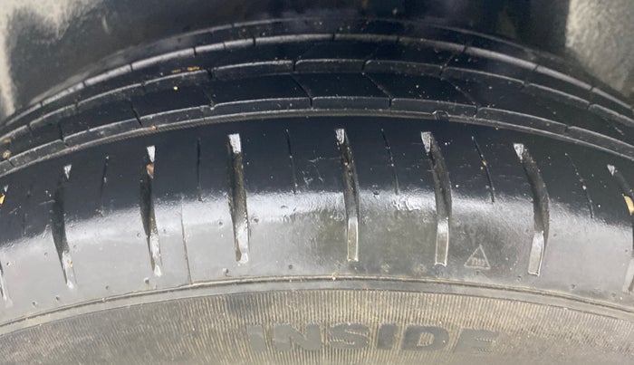 2020 Maruti Ciaz ALPHA 1.5 SHVS PETROL, Petrol, Manual, 84,080 km, Left Rear Tyre Tread