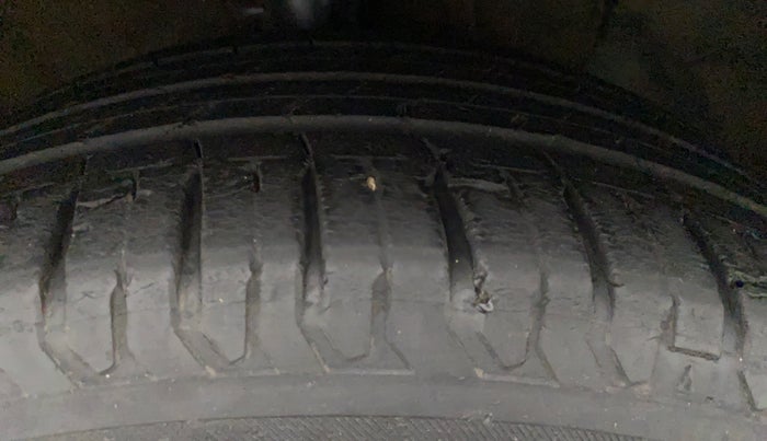 2018 Hyundai Verna 1.6 SX (O) CRDI MT, Diesel, Manual, 55,220 km, Right Front Tyre Tread