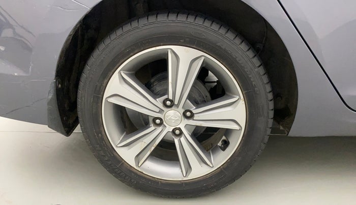 2018 Hyundai Verna 1.6 SX (O) CRDI MT, Diesel, Manual, 55,220 km, Right Rear Wheel