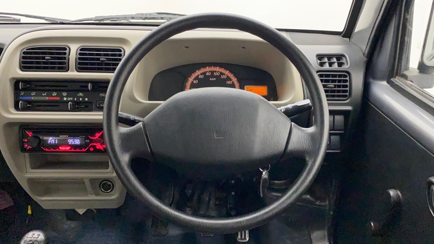 2017 Maruti Eeco 5 STR WITH A/C+HTR, Petrol, Manual, 26,699 km, Steering Wheel Close Up