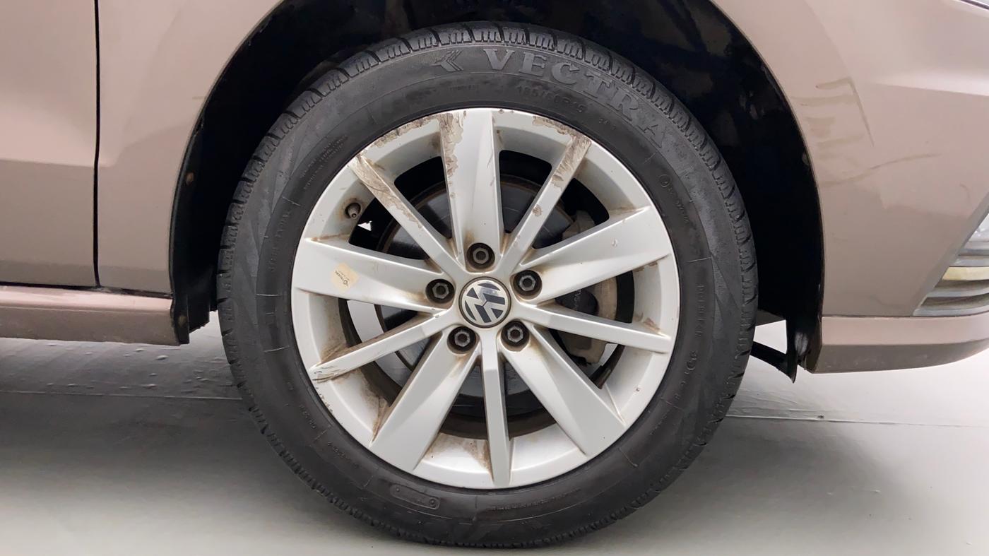 2016 Volkswagen Ameo HIGHLINE 1.2, Petrol, Manual, 64,500 km, Right Front Wheel