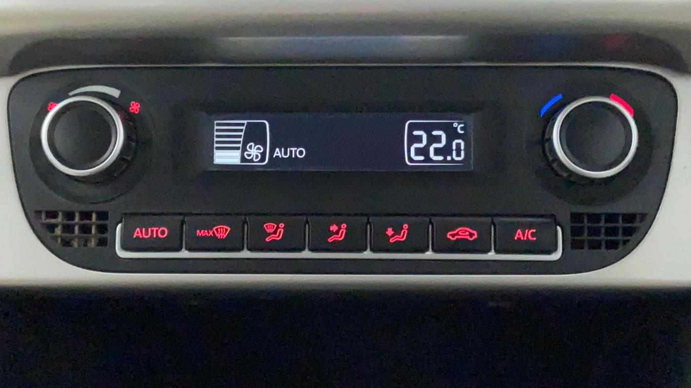 2016 Volkswagen Ameo HIGHLINE 1.2, Petrol, Manual, 64,500 km, Automatic Climate Control
