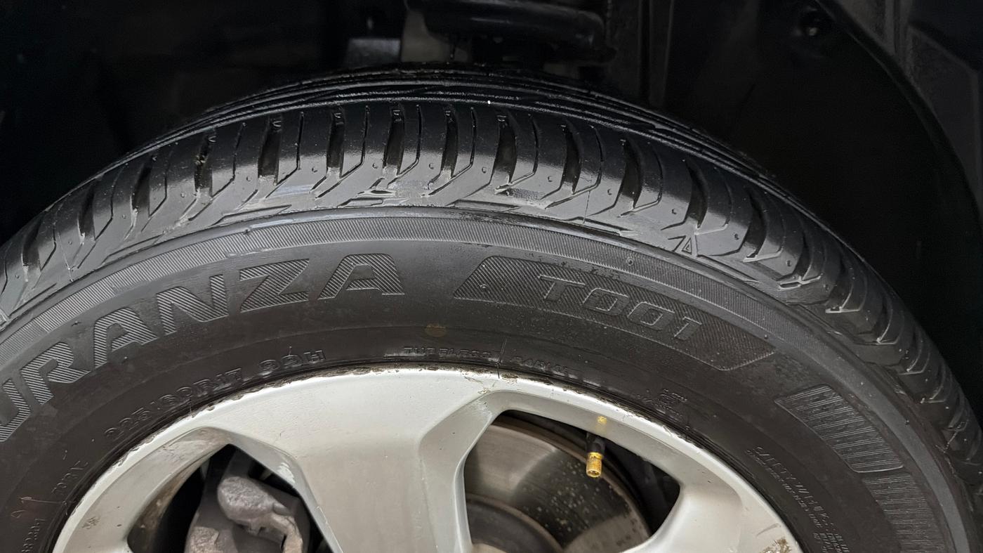 2017 Jeep Compass LIMITED 1.4 PETROL AT, Petrol, Automatic, 93,055 km, Left Front Tyre Tread