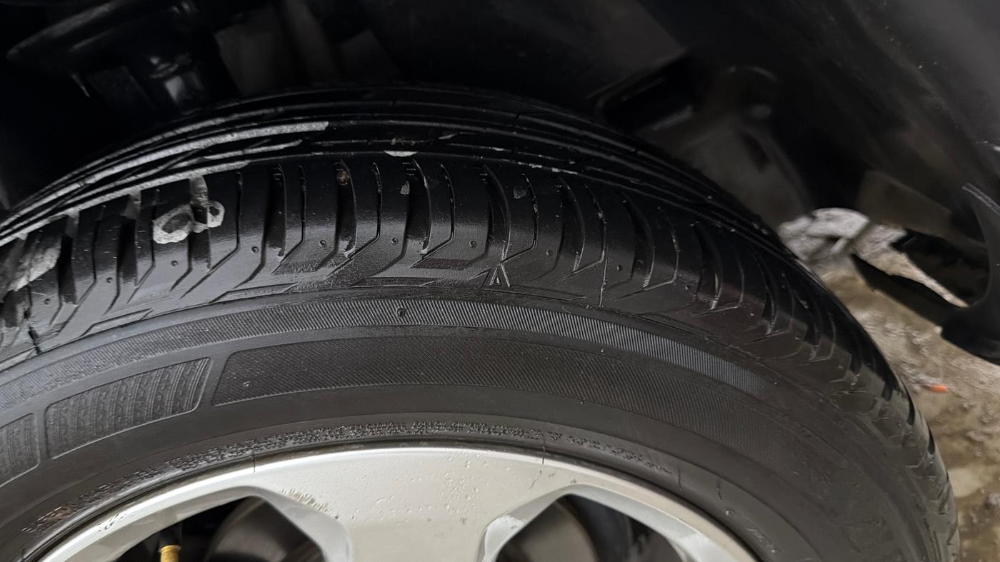 2017 Jeep Compass LIMITED 1.4 PETROL AT, Petrol, Automatic, 93,055 km, Left Rear Tyre Tread