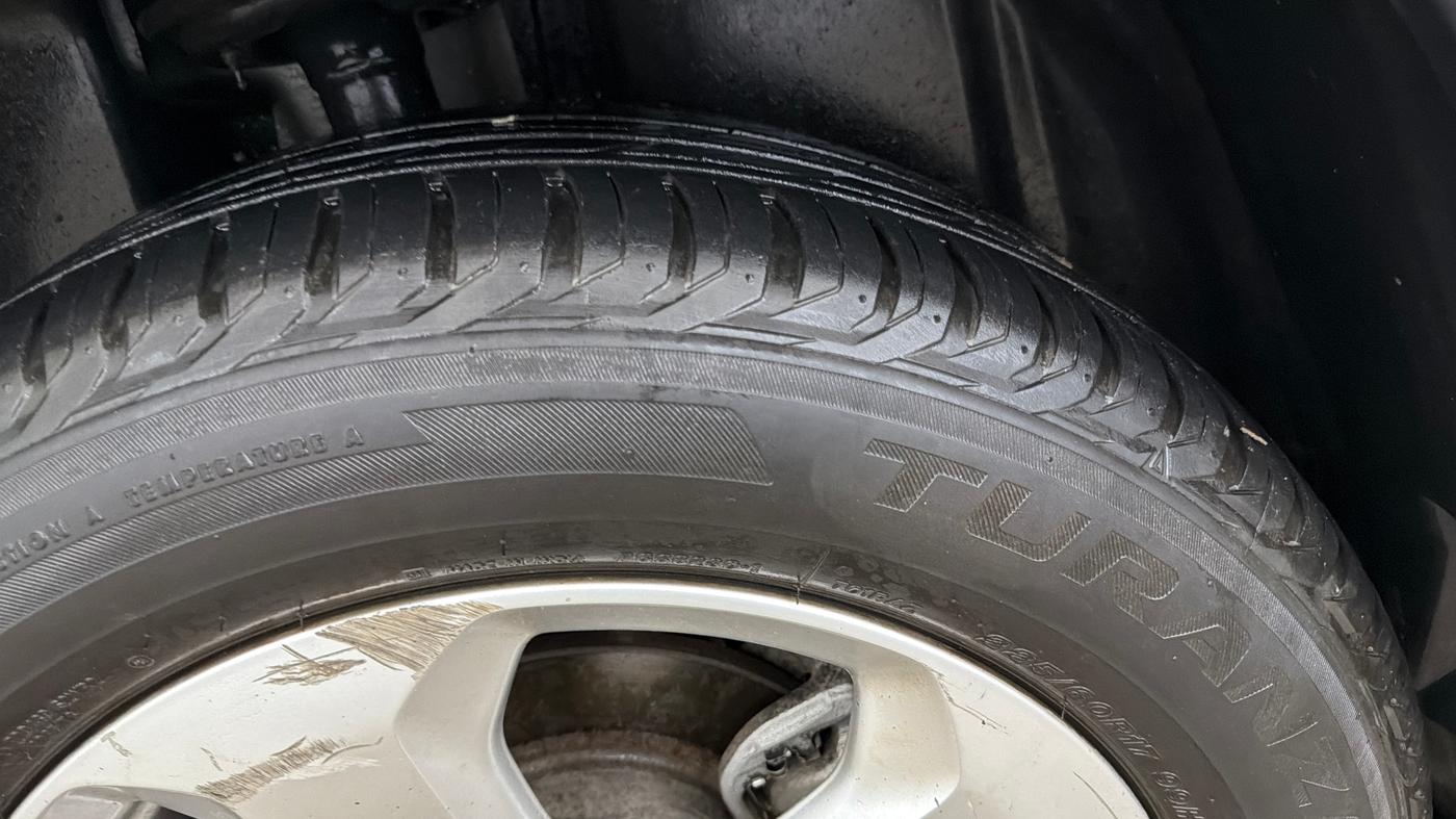 2017 Jeep Compass LIMITED 1.4 PETROL AT, Petrol, Automatic, 93,055 km, Right Rear Tyre Tread