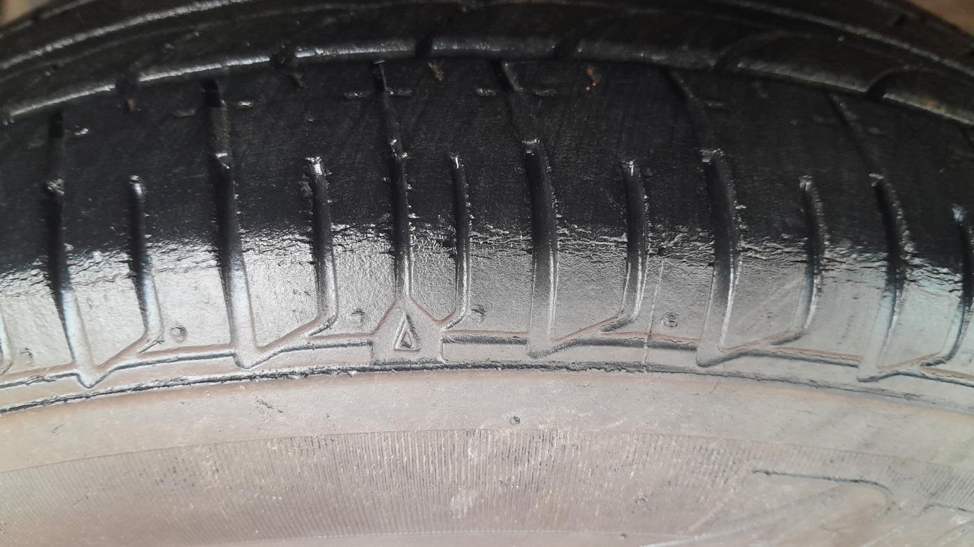 2016 Tata Tiago XM PETROL, Petrol, Manual, 64,168 km, Left Front Tyre Tread