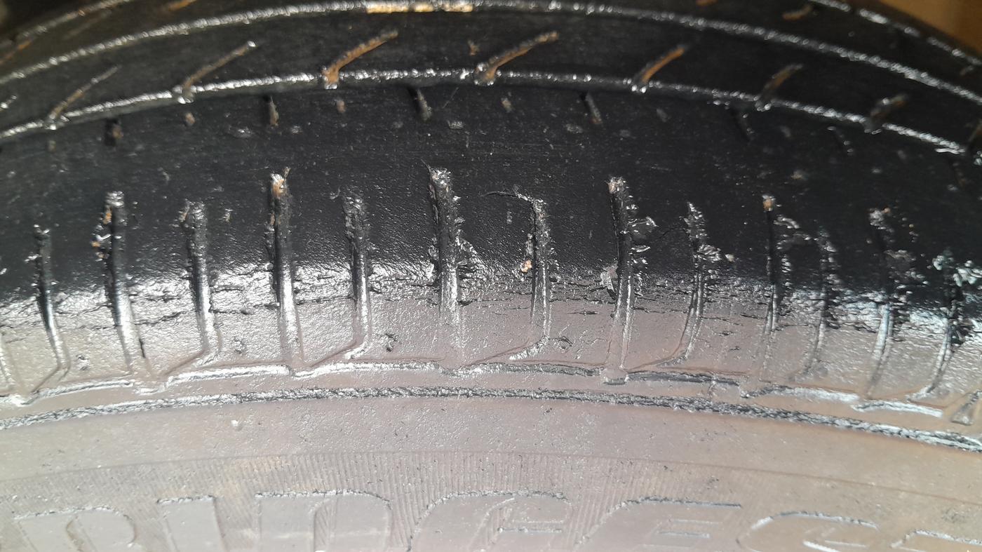 2016 Tata Tiago XM PETROL, Petrol, Manual, 64,168 km, Right Front Tyre Tread