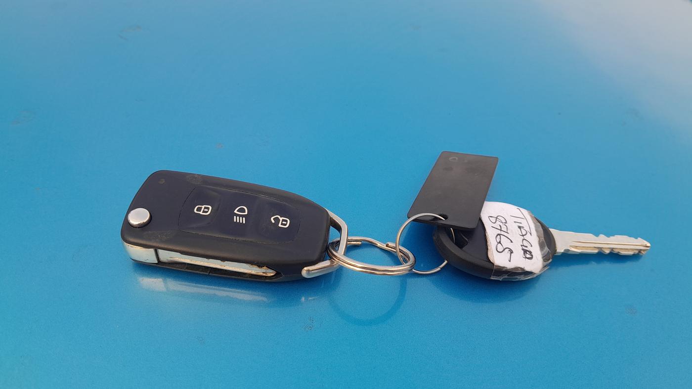 2016 Tata Tiago XM PETROL, Petrol, Manual, 64,168 km, Key Close Up