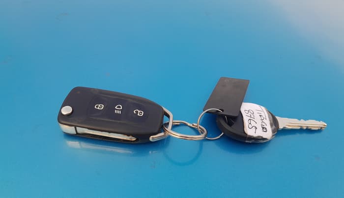 2016 Tata Tiago XM PETROL, Petrol, Manual, 64,168 km, Key Close Up