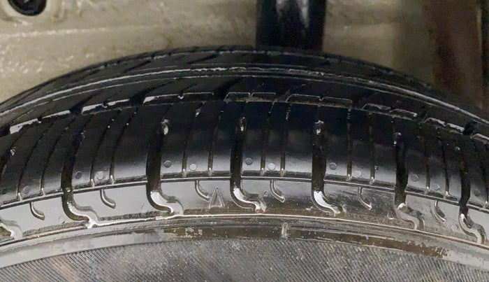 2015 Maruti Celerio VXI AMT, Petrol, Automatic, 76,021 km, Left Rear Tyre Tread