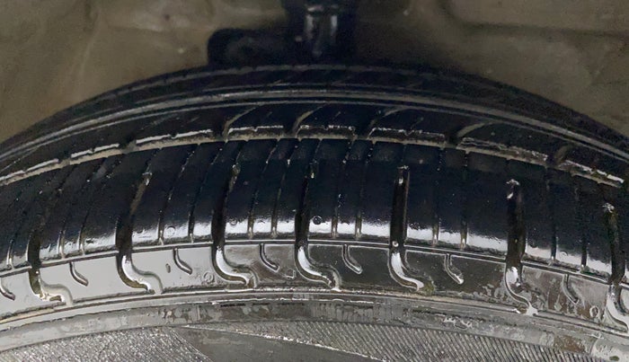 2015 Maruti Celerio VXI AMT, Petrol, Automatic, 76,021 km, Right Front Tyre Tread