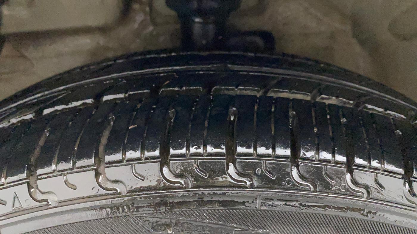 2015 Maruti Celerio VXI AMT, Petrol, Automatic, 76,021 km, Left Front Tyre Tread